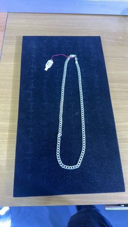 Cuban link silver 22” necklace curb style / Great Condition