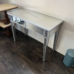 Entry Table Or Desk 