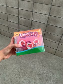 Rare TikTok Viral Squeeezy Peach Squishy Stress Relief New in Box