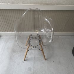 Mid-Century Modern Clear Acrylic Armchair 