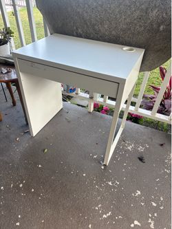 White small ikea desk