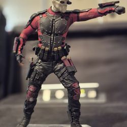 Suicide Squad Dead Shot White Mask Statue Collectible