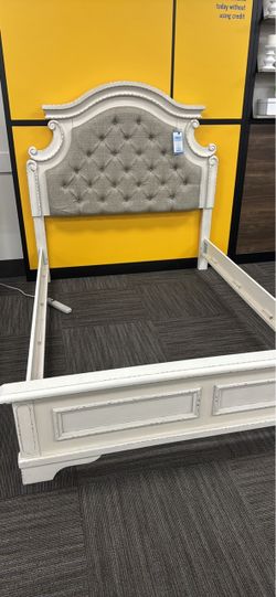 FULL Panel Bed Chipped White For Sale