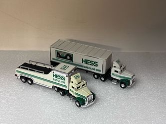 2006 Miniature Hess 18 Wheeler & Racer and racer transporter
