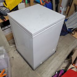 3.5 cu ft chest freezer