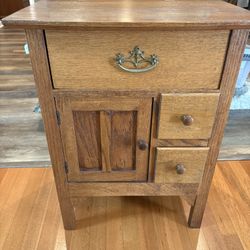 Beautiful Vintage Style Oak Nightstand Side Table 3 Drawers And Cabinet Door For Storage