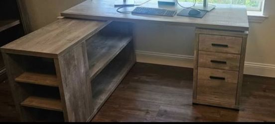 L Shaped Desk and Office Chair