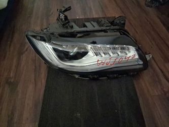 2017 / 2022 Lincoln MKZ headlight right