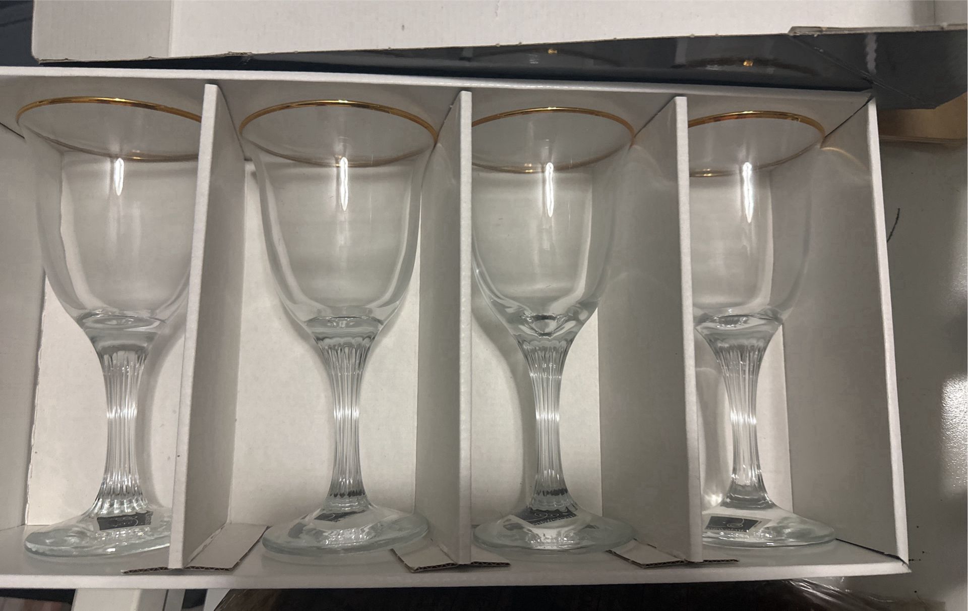 Set Of 4 Goblet Glasses With Gold Rim