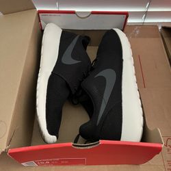 Nikes Pumas Adidas