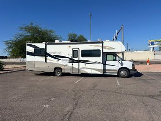 2012 Coachman Leprechaun