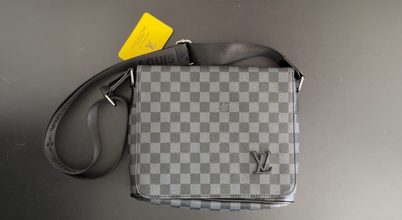 Louis Vuitton Messenger Bag!