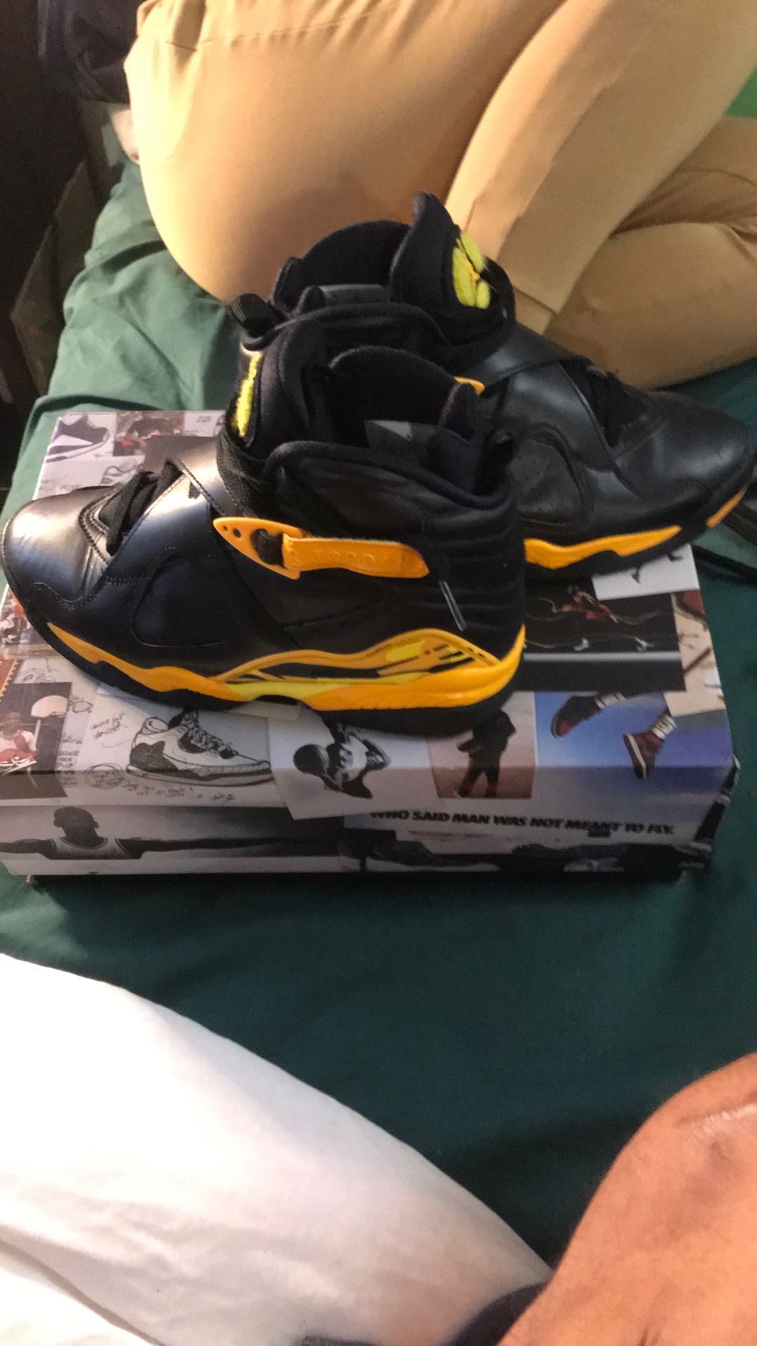 Size 7.5- Air Jordan 8 Retro Taxi Womens
