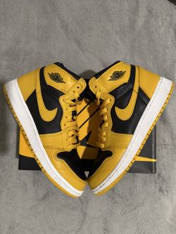 Jordan 1 Retro High OG “Pollen” SIZE 6.5Y