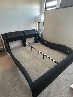 HUGE Leather California King Bed Frame Perfect Condition 