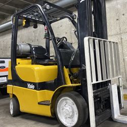 YALE forklift for sale 5500 lb ,3 Stage, Side Shift 
