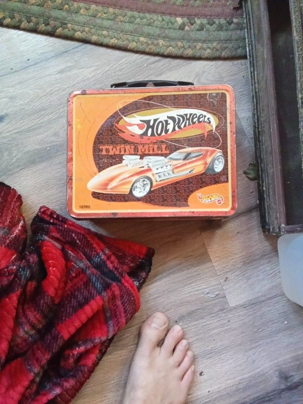 My Elementary School Lunch Box ...Missing The Little Thermos Of Course