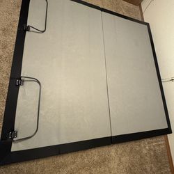 Adjustable mattress base