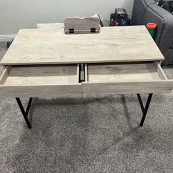 Desk With Hidden Outlet 