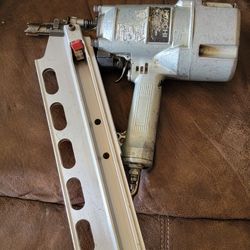 Hitachi NR83A3 With Depth Adjustment