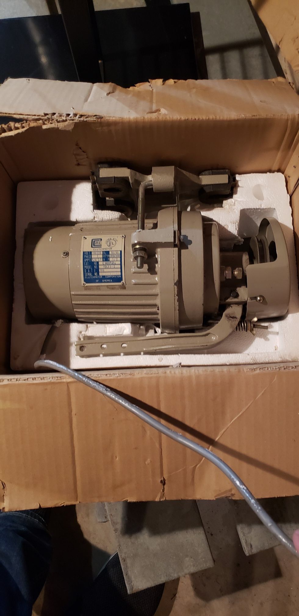 Pfaff commercial sewing machine and Clutch high RPM sewing machine motor