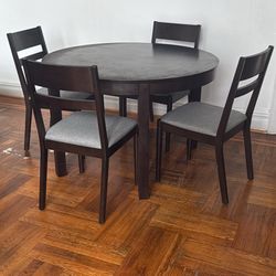 Raymour & Flanigan Dark Brown Extendable Round Dining Table Set