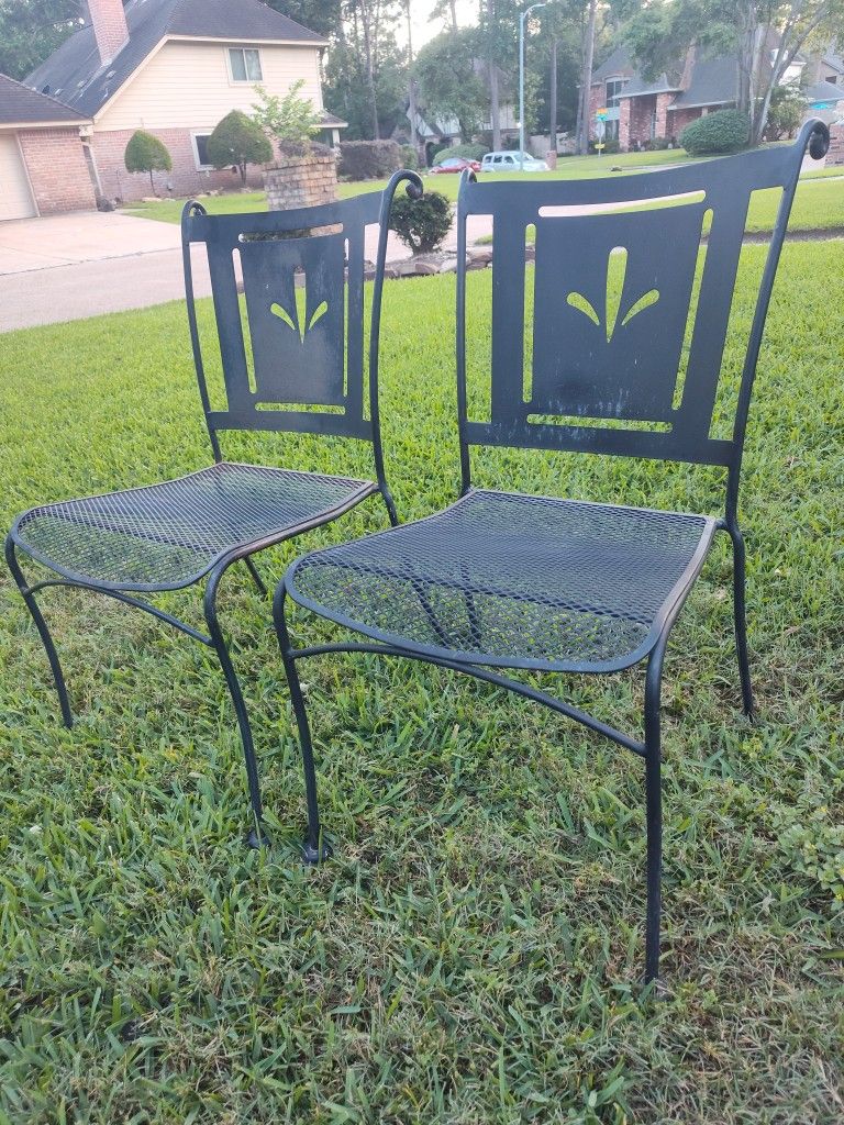 Sillas DE FIERRO PESADO SOLO 145$ Las DOS Or 75$ Each IRON Patio Chairs