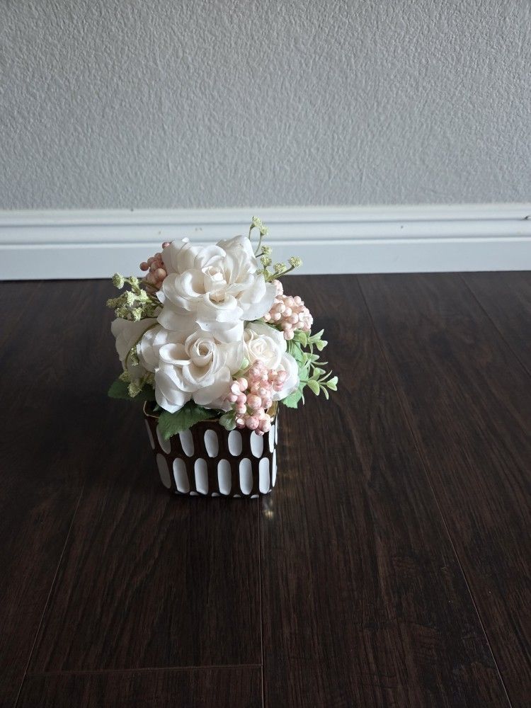 Gold And White Vase Artificial Flowers 💐 