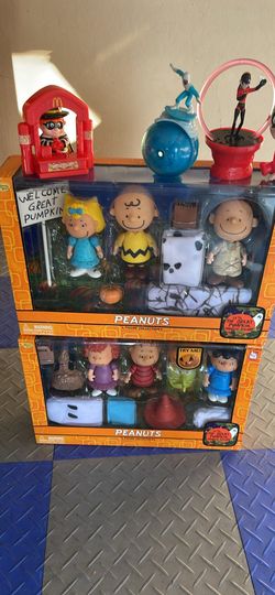 Charlie Brown Peanuts Halloween Figures