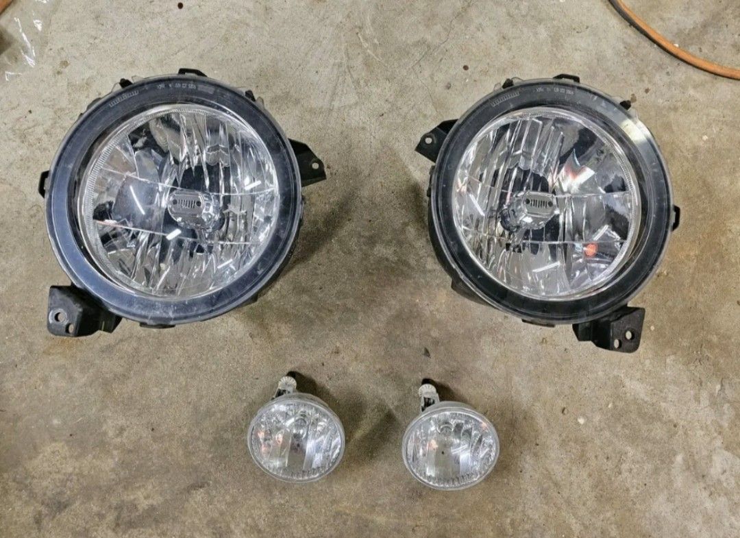 2018 - 2021 Jeep Wrangler OEM JL Halogen Headlights & Fog/Driving Lights