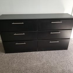 BLACK DRESSER