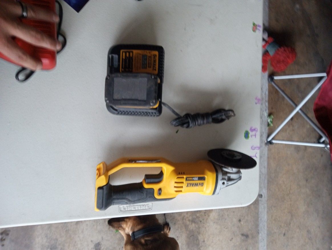 DeWalt Grinder With Battery Charger