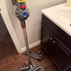 Dyson V8 animal vacuum