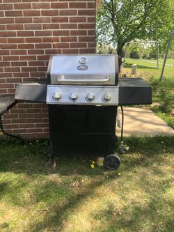 Grill And Patio Table With 4 Chairs