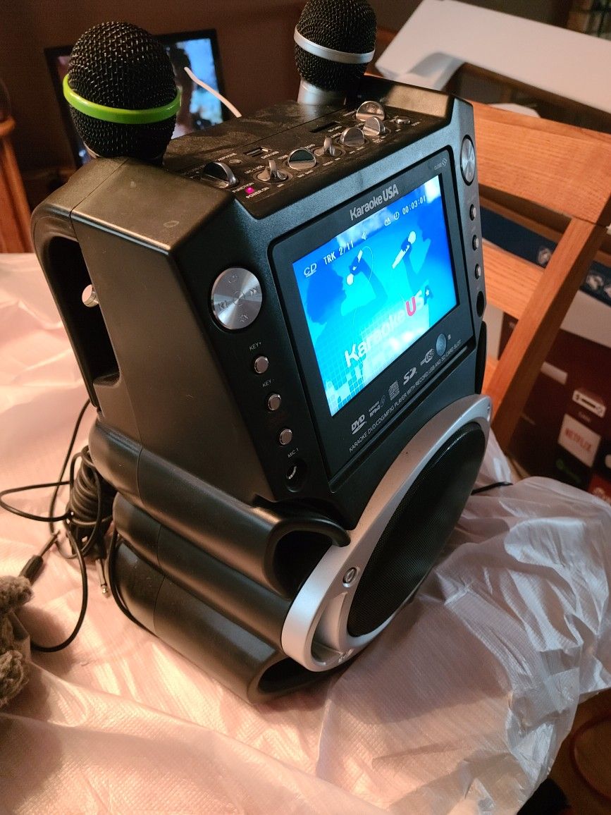 Karaoke USA Model GF829 for Sale in Maple Valley, WA OfferUp