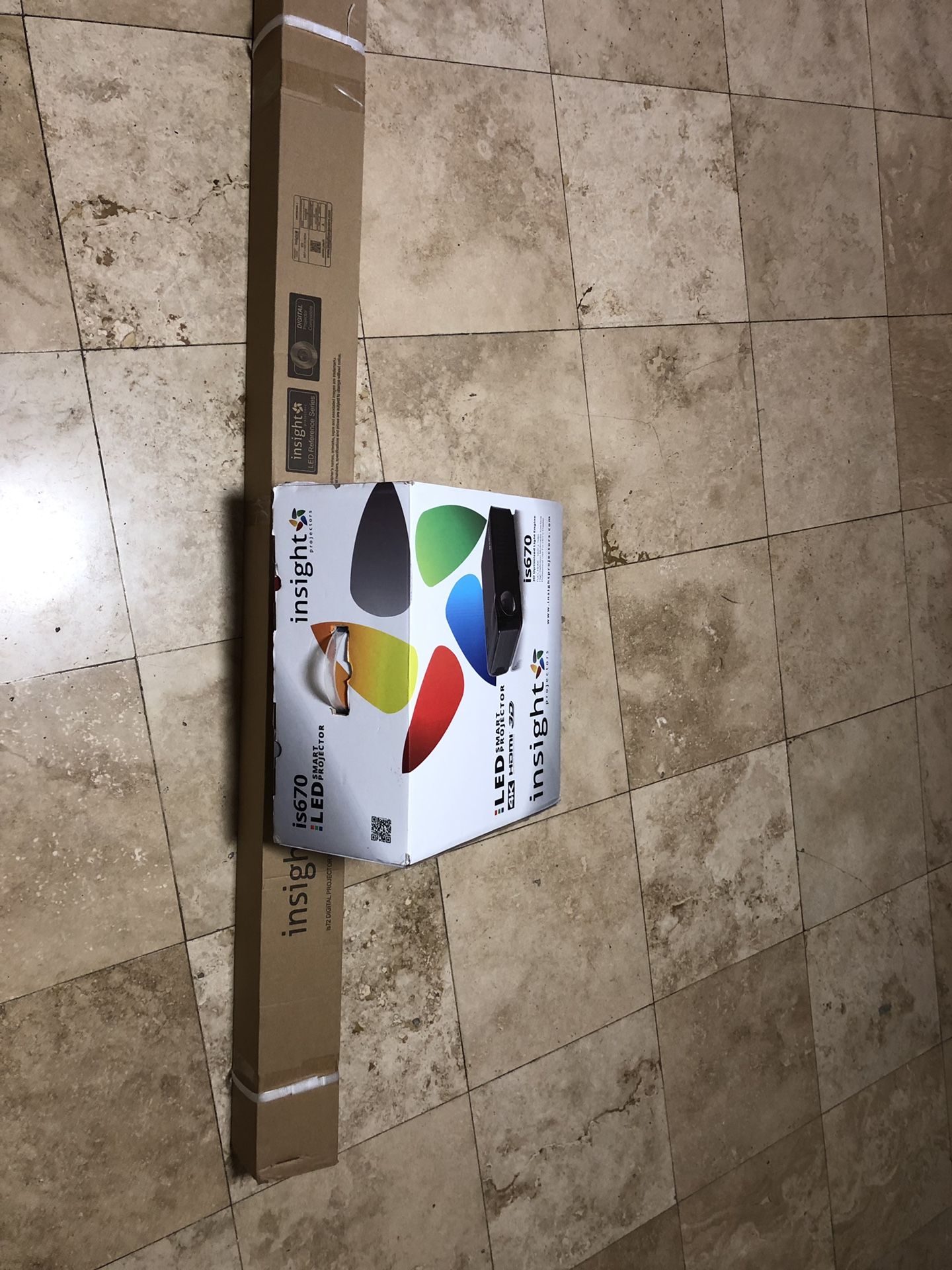 Insight projector is670 with is72 digital projector self lock Screen