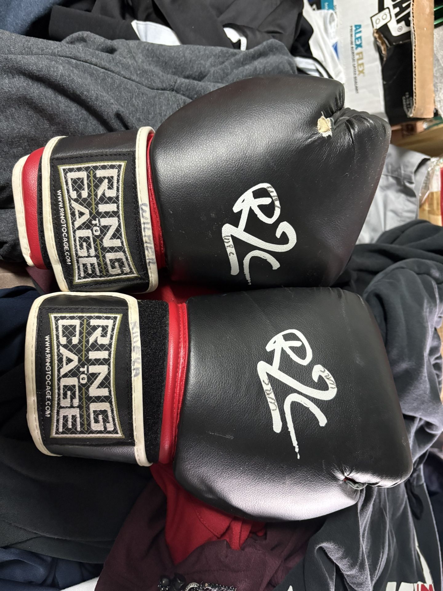 Boxing gloves 12oz