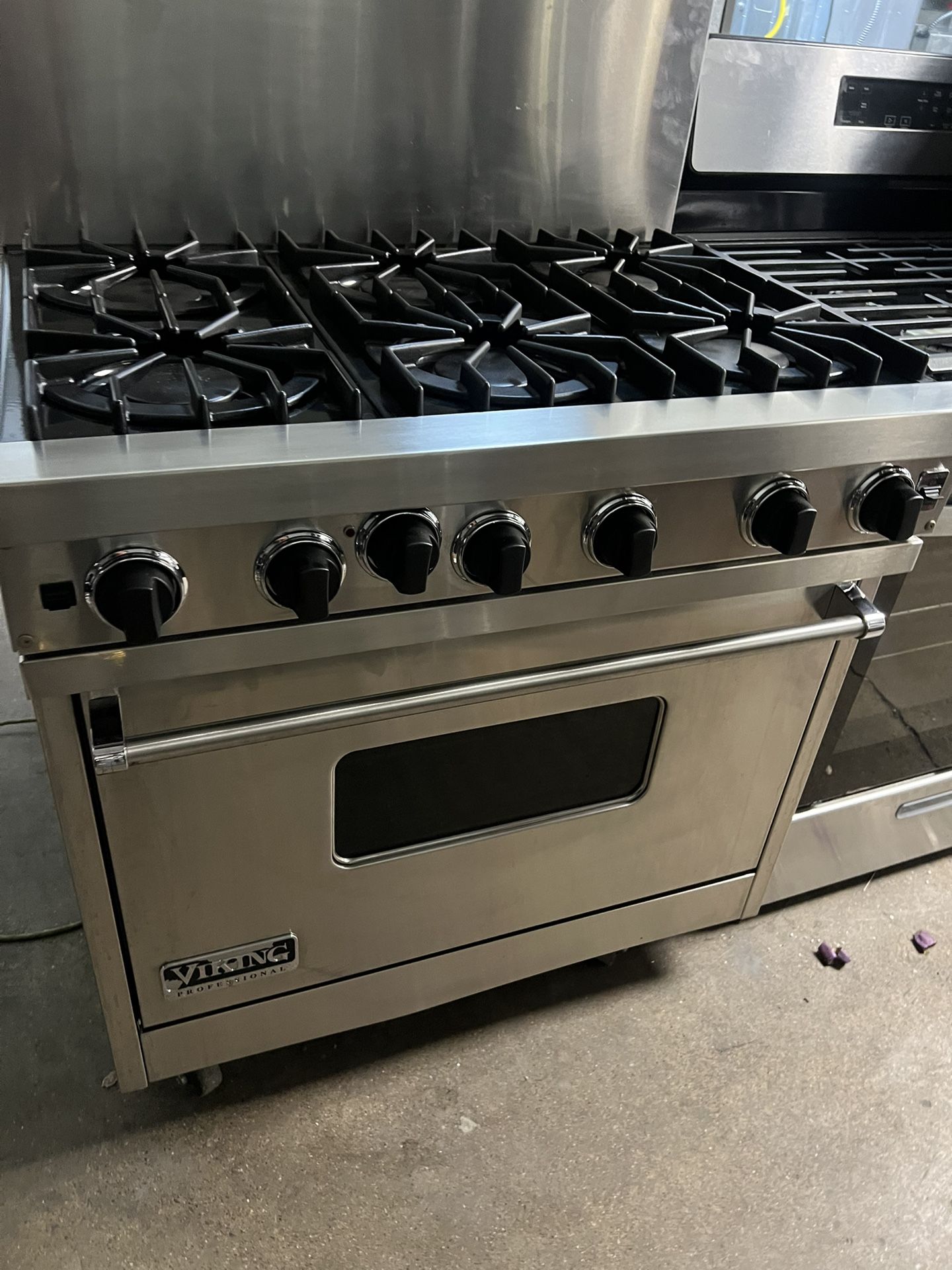 Viking Gas Range 36” 2yr Warranty