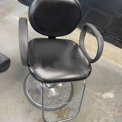 Non Reclyning Salon Chair  