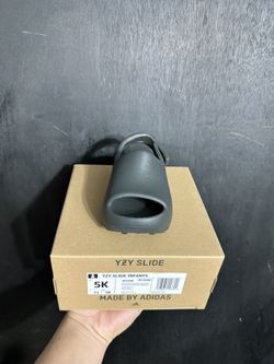 Yeezy Slides 5k