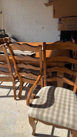 Dining room table