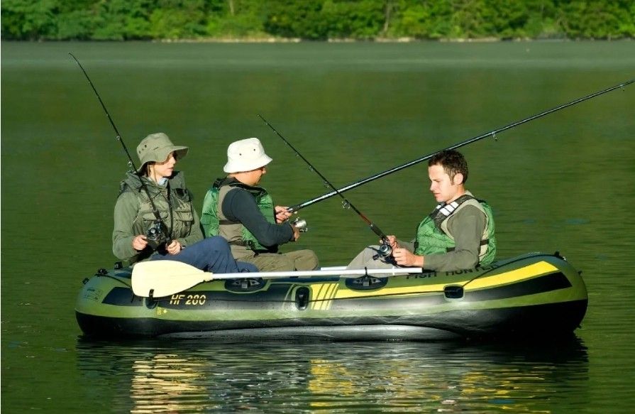 Sevylor Fish Hunter 280, 4 Person Boat/Raft, W/ Ele. Motor and Oars for