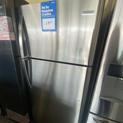 Frigidaire Top Freezer