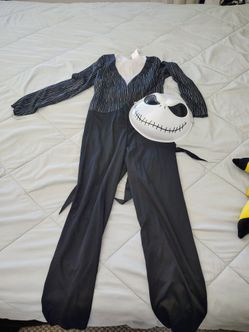 Disfraz 🥸 de Jack TALLA M y Pikachu TALLA L. Para niños usados 2 veces.