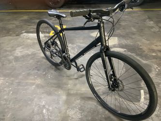 Norco indie 3.  24 speed medium size lightweight aluminum frame with hydraulic disc brakes