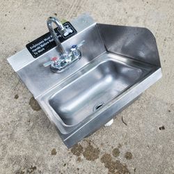STAINLESS STEEL HAND SINK with FAUCET and RIGHT SIDE SPLASHGUARD 