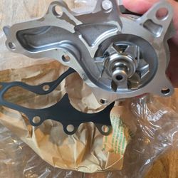 Water pump 12' Camry
