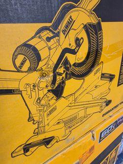 DeWalt CORDED 15 AMP 12"IN SLIDING MITER SAW NEW