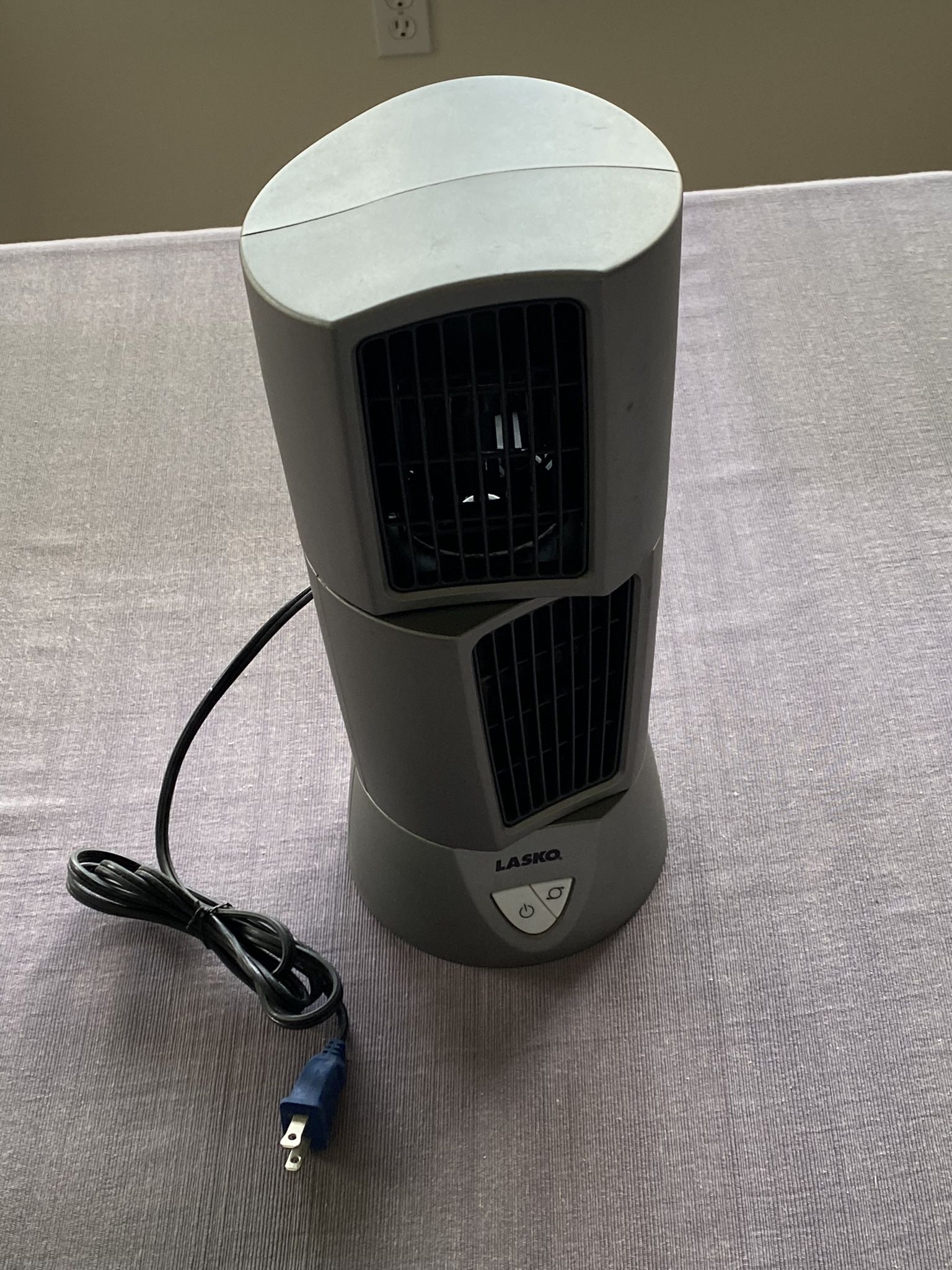 Lasko Platinum Desktop Wind Tower Fan 4910, 14” x 6”, new in box 