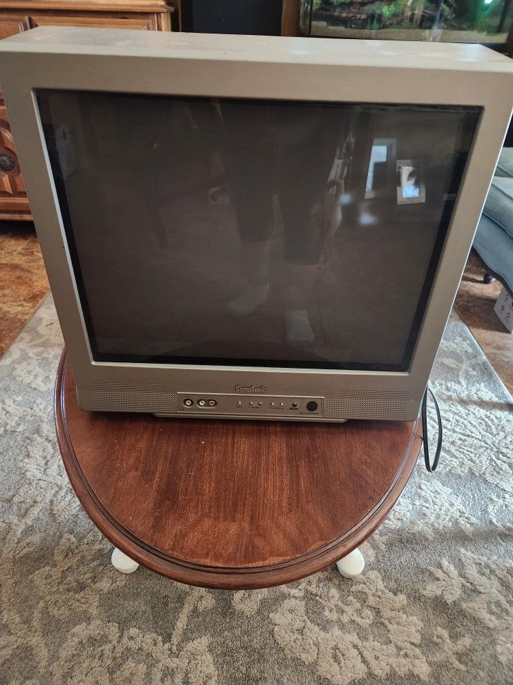 Symphonic 20" Flat Screen CRT TV